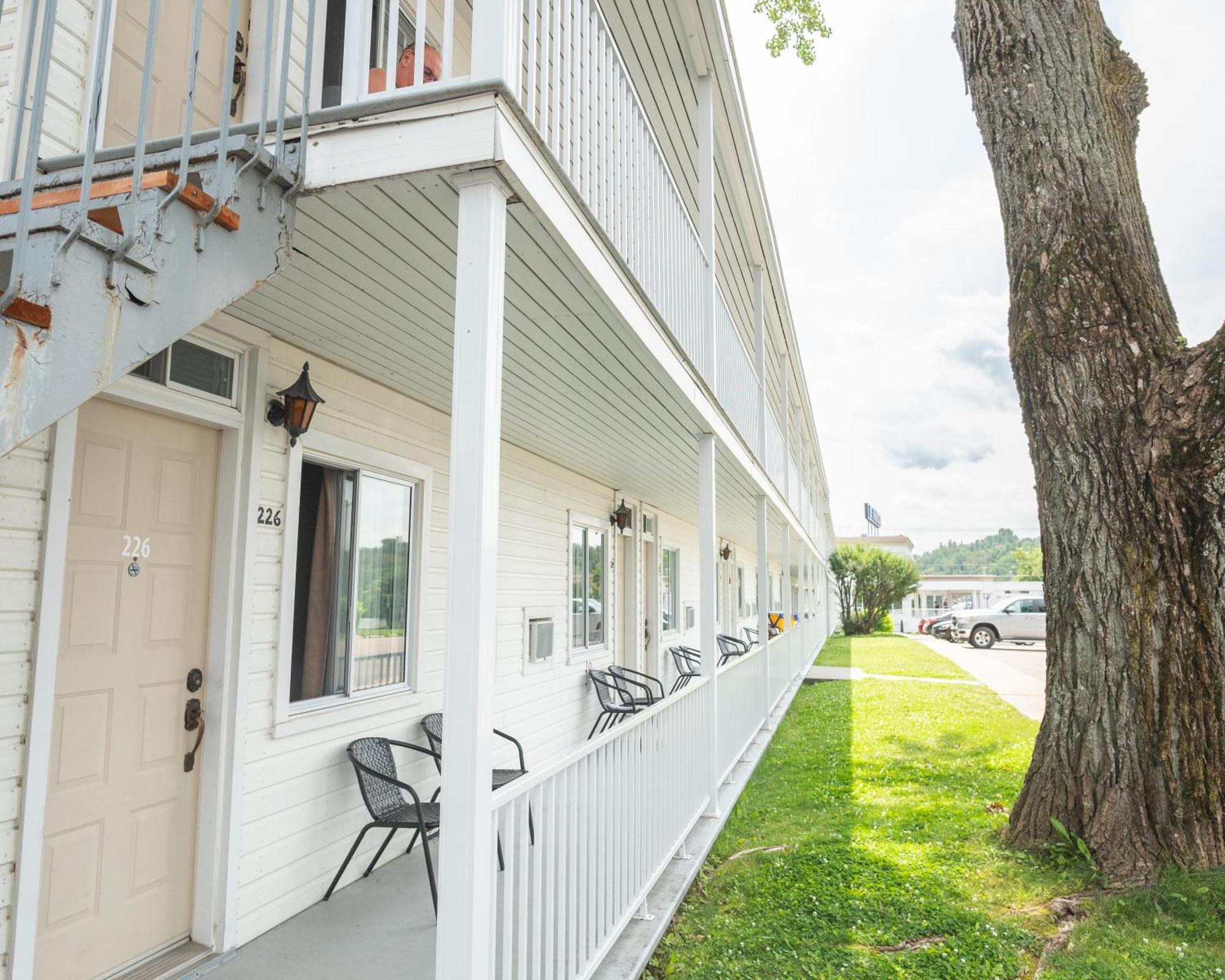 Auberge Le Parasol Chicoutimi Exteriér fotografie