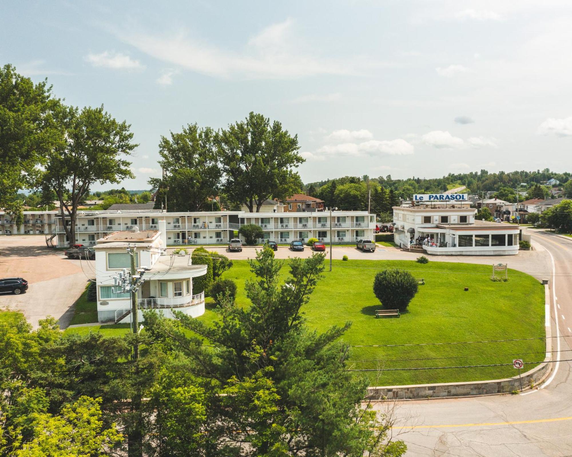 Auberge Le Parasol Chicoutimi Exteriér fotografie